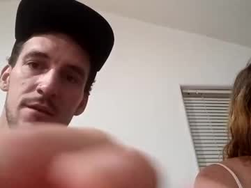 Live cam performer Emalexander2817 streaming now