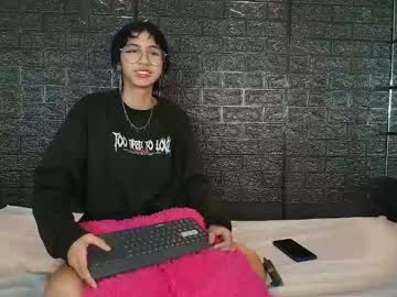 Live cam boy Emii_whitee – Hot Male Cams