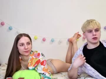 emily_and_ilumi - Live Performer