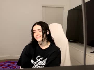 Emilyfox5, 18 years old, Emily Foxx's Room #18 #trans #barelylegal #tranny, webcam photo