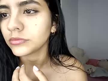 Squirting cam girl Emilyrose_yb age 20 yrs live now