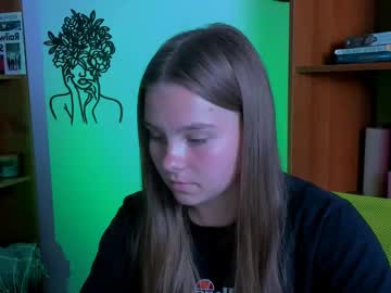 Emma_foxys, 19 years old, GOAL: Smile [272 tokens remaining] Welcome to my room! #feet #blonde #shy #18 #new, webcam photo