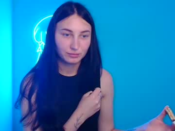 Emma_loon, 20 years old, GOAL: flash your chest [0 tokens remaining] I'd be glad to meet you??? #teen #lovense #cute #18 #new, webcam photo