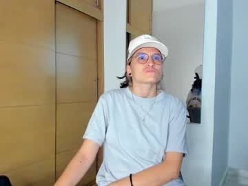 Live cam boy Emma_oween, 25 yrs – Hot Male Cams