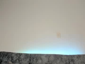 Hairy cam model Emmasalvatore1 live now