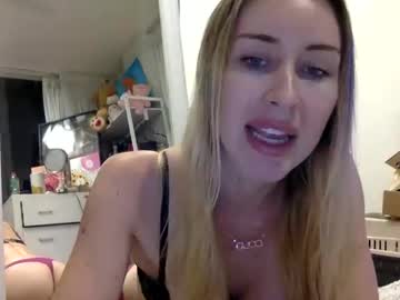 emwebbily - Live Performer