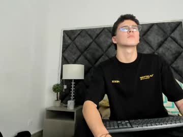Live twink cam Ennzogold nude and streaming