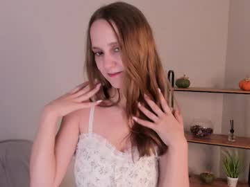 Erica_barnes, 18 years old, Gentle touch my breast and shoulders #18 #teen #natural #new #skinny [33 tokens remaining], webcam photo