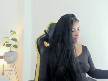 Erika_boss_, GOAL: doggy + spank ass x5 [139 tokens remaining] Welcome to my room! #curvy #bigass #bigboobs #latina #new, webcam photo