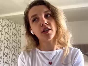Eufemiaboulais, 18 years old, goal: blow kiss from me to you #shy #18 #new #teen #cute [25 tokens remaining], webcam photo