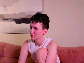 Eunicedrentlaw, 18 years old, Heeeeyy, My name is Erica!! First day here:) GOAL:?? Show what is under my tshirt ?? #new #18 #young #shy #teen [12 tokens remaining], webcam photo