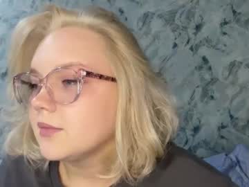 Eva_kittenn, 24 years old, GOAL: tell me how to smoke this cig [89 tokens remaining] lush work for 2 tk ? #smoke #daddysgirl #curvy #natural #young, webcam photo