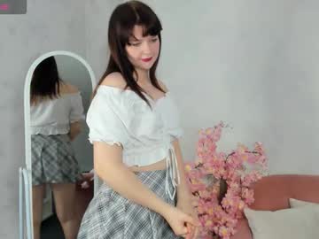 Evelina_howell, 18 years old, GOAL: Lick your finger [5 tokens remaining] Welcome to my room! #teen #smalltits #18 #new #german, webcam photo