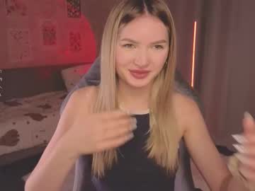 Evelynsin_, 18 years old, GOAL: goal ^^ air kisssss [1 tokens remaining] Welcome to my room! hello everyone <3 I'm #new model, my name Evelyn I'm #shy and #teen #18 #young, webcam photo