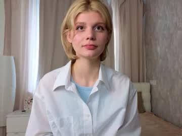 Felisaparody, 18 years old, First day here!  Goal:  show my shoulders and open second button  #new #18 #shy #blonde #skinny [24 tokens remaining], webcam photo