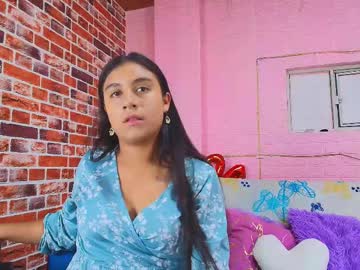 Squirting cam girl Fonsecanezuko age 22 yrs live now