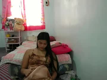 Skinny Asian cam girl Foxygoddess19 live in HD