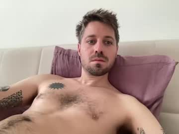Frankybiiig • my bed • public