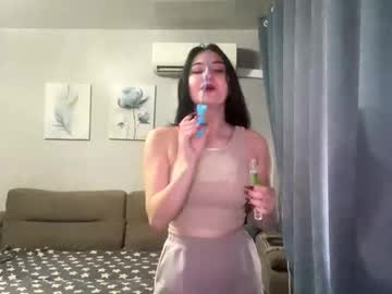 Fredrickamellage, 18 years old, GOAL >"I feel a bit shy… but I want to try my first soft dance for you< #new #18 #cute #shy [35 tokens remaining], webcam photo