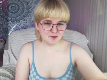 Hairy cam model Fynnrawr, 18 yrs live now