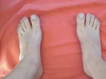 Gaming99 • footfetish • Spain • public