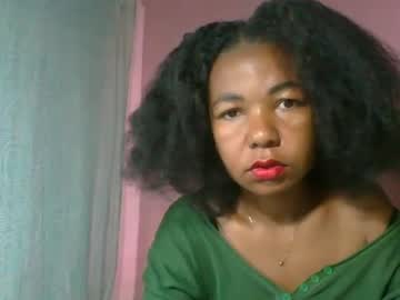 Hairy cam model Ggertrudee live now