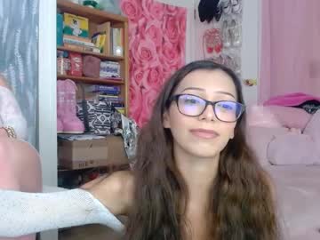 Giaavalentinee, 18 years old, Have us suck dildo @ Goal;) #new #young #teen #18 @hazellfayee, webcam photo