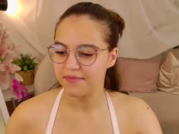 Grace_gray, 18 years old, Hi! I am Grace #new model here. I am #18 yo, very #shy and have a #curvy body! #latina Goal: jum Jump Sexy girl: 20 [0 tokens remaining], webcam photo