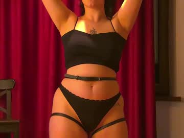 Squirting cam girl Guiltykisses age 21 yrs live now