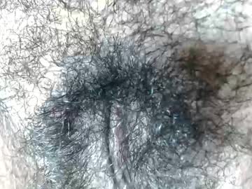 Hairy cam model Hairygirl83, 28 yrs live now