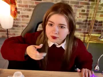 Haleysun, 20 years old, GOAL: motivation to finish nails today [418 tokens remaining] Welcome to my room! #new #nonude #cute #young #curvy, webcam photo