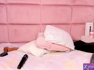 Hanna_taylorr, 28 years old, ? I expect your gift love ? - Goal: ? Make me Squirt ? My Pussy Is very  Wet ? [799 tokens left]  #natural #blowjob  #18 #teen, webcam photo