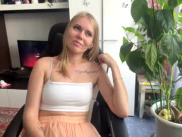 Happy_koala, 20 years old, Goal: Tease with my skirt! Hey guys, i am Emma! #new #shy #18 #teen #blonde [0 tokens remaining], webcam photo