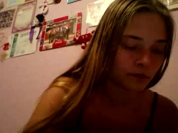 Happyemily18, 18 years old, hi im new here <3 #new #18 #shy #blonde #young, webcam photo