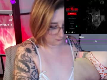 Squirting cam girl Hazygem live now