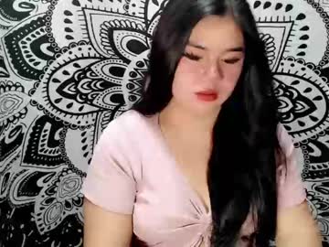 Hairy cam model Heluv_tiara, 21 yrs live now