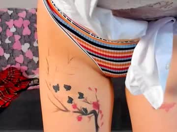 Honeymissy, 19 years old, Help me to reach 20 likes^^ // GOAL: say meow [3 tokens left] #redhead #anal #teen #new #feet, webcam photo