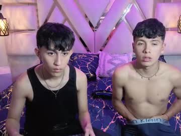 Hot_boyys big cock cam stud 20 yrs streaming live