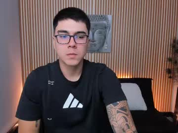 Hunterrush18, 18 years old, Heeyyy! :) ** WELCOME TO MY ROOM ** #bigass #18 #young #teen #new, webcam photo