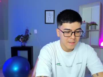 Hunterrush_ big cock cam stud 19 yrs streaming live