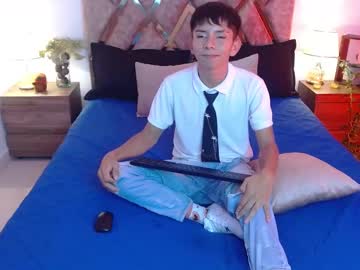 Hyunjin_sun • femboy18y • By your side • public