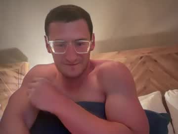 Catch me live as Iamtommyparker, age 32 yrs in premium male cam shows