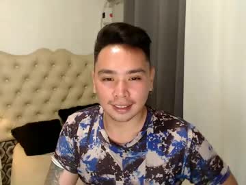 Skinny Asian cam girl Iconic_vince live in HD