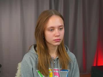 Ingerperrucci, 18 years old, FIRST TIME #new || Goal: a few funny sqats || #cute #shy #18 #smalltits [0 tokens remaining], webcam photo
