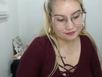 Squirting cam girl Isabellahunt1 live now