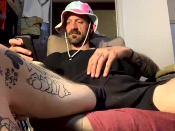 Feet Cams Live male performer j_boogie_mane (tall, skinny, bi, tattoos, cum) streaming now