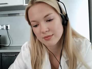 Jackelinemilbradt, 18 years old, Goal:Make me smile!   Hey guys! My name is Lisa im new here:) #shy #new #blonde #skinny #18 [25 tokens remaining], webcam photo