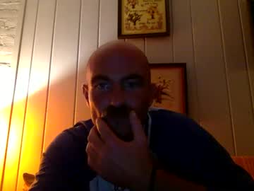 Live gay cam model Jakjonson69 streaming now in HD