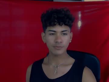 Live cam boy Jey_robins – Hot Male Cams