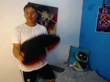 Live gay cam model Jordy_kiing streaming now in HD